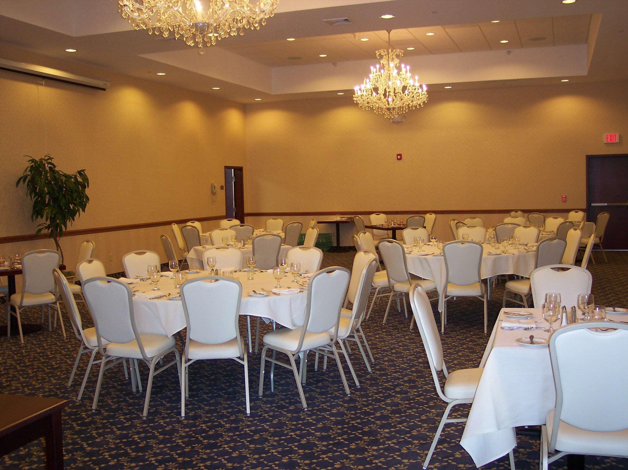 Best Western Plus Ticonderoga Restaurant bilde