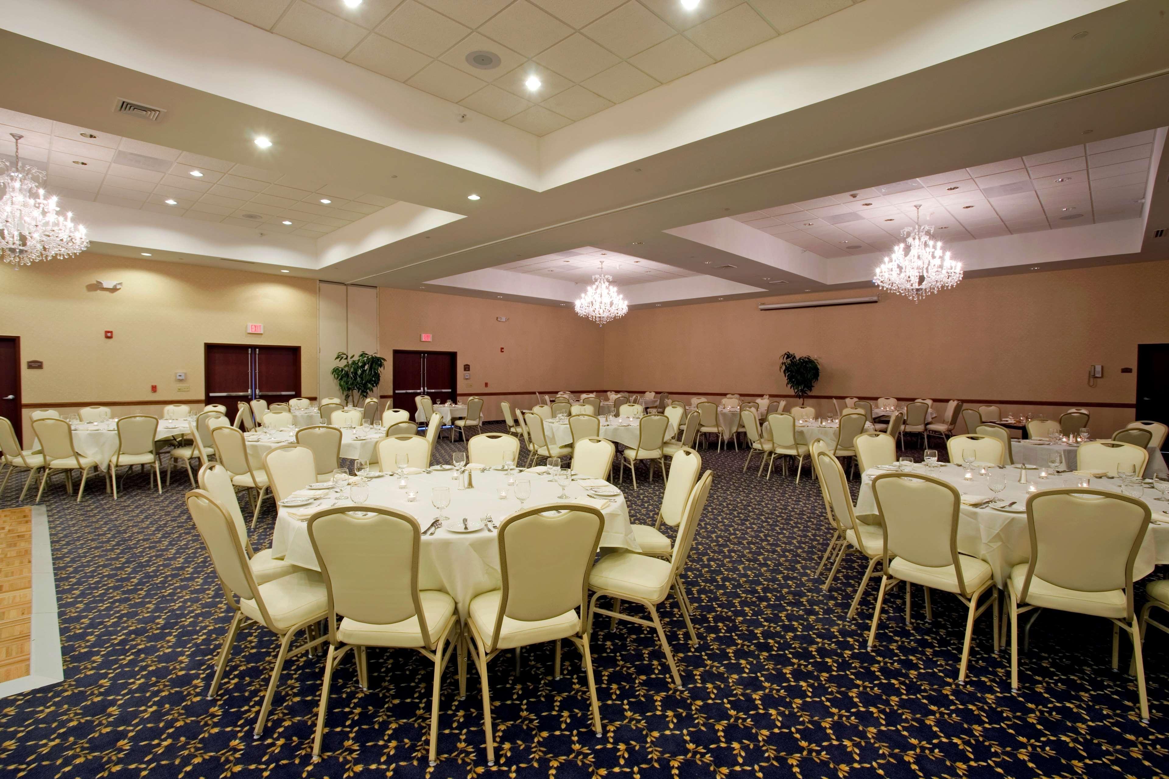 Best Western Plus Ticonderoga Restaurant bilde